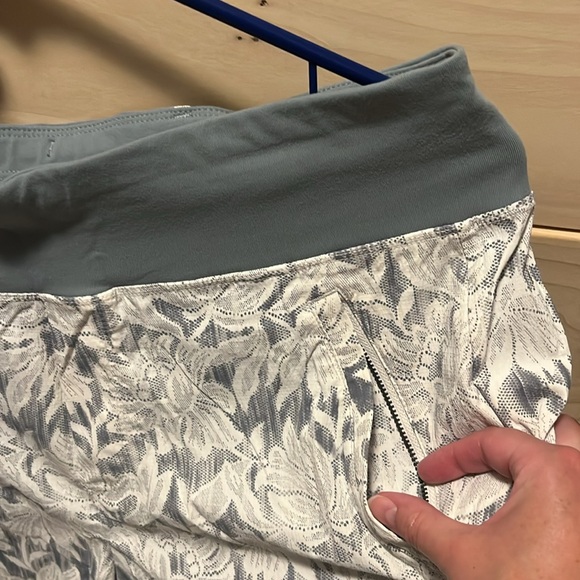 Athleta Trekkie North Short, Mint/Ivory Lace, 10 - Picture 2 of 6